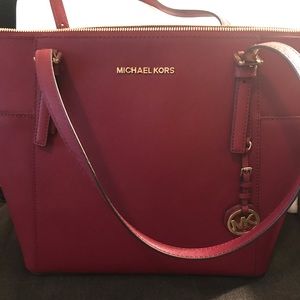 Micheal Kors Purse